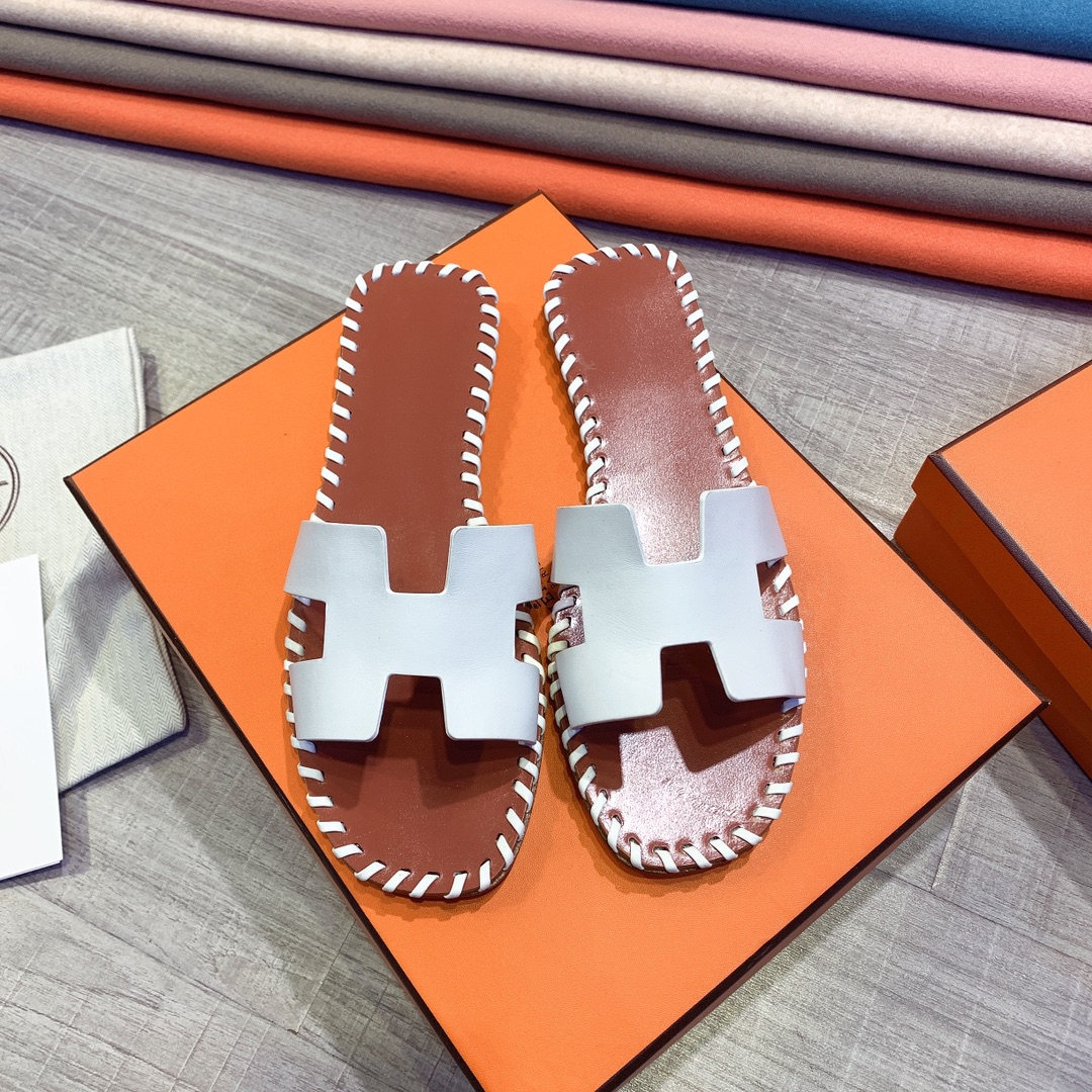Hermes Leather Oran Sandals - FashionPlug