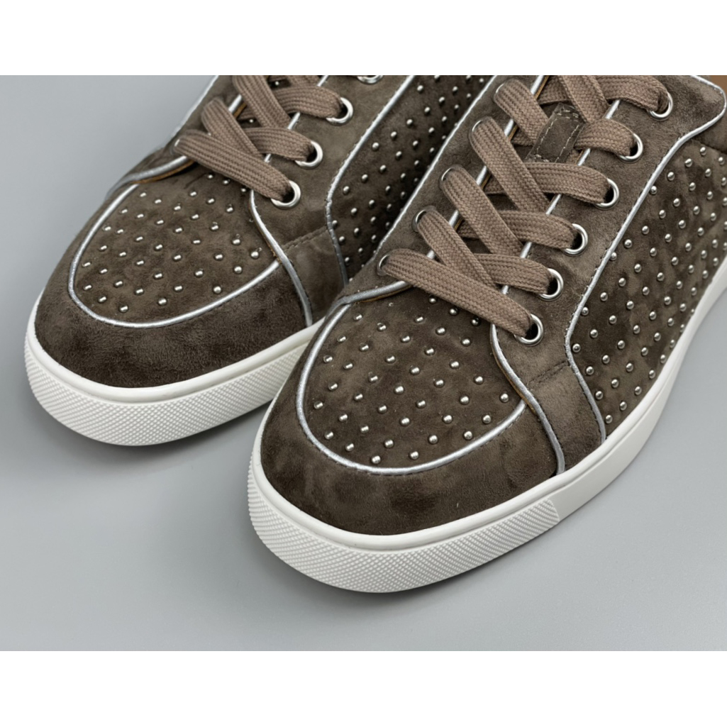Christian Louboutin Sneaker - FashionPlug