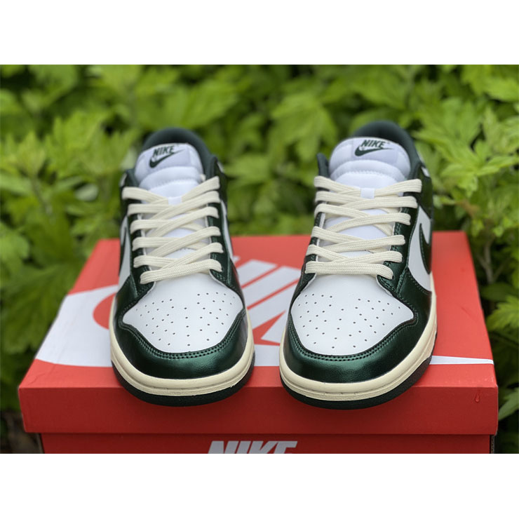 Nike Dunk Low “Vintage Green” Sneaker DQ8580-100 - FashionPlug