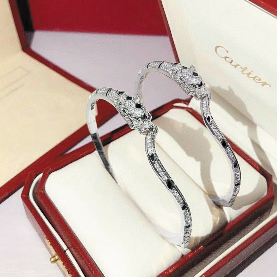 Cartier Bracelet - FashionPlug