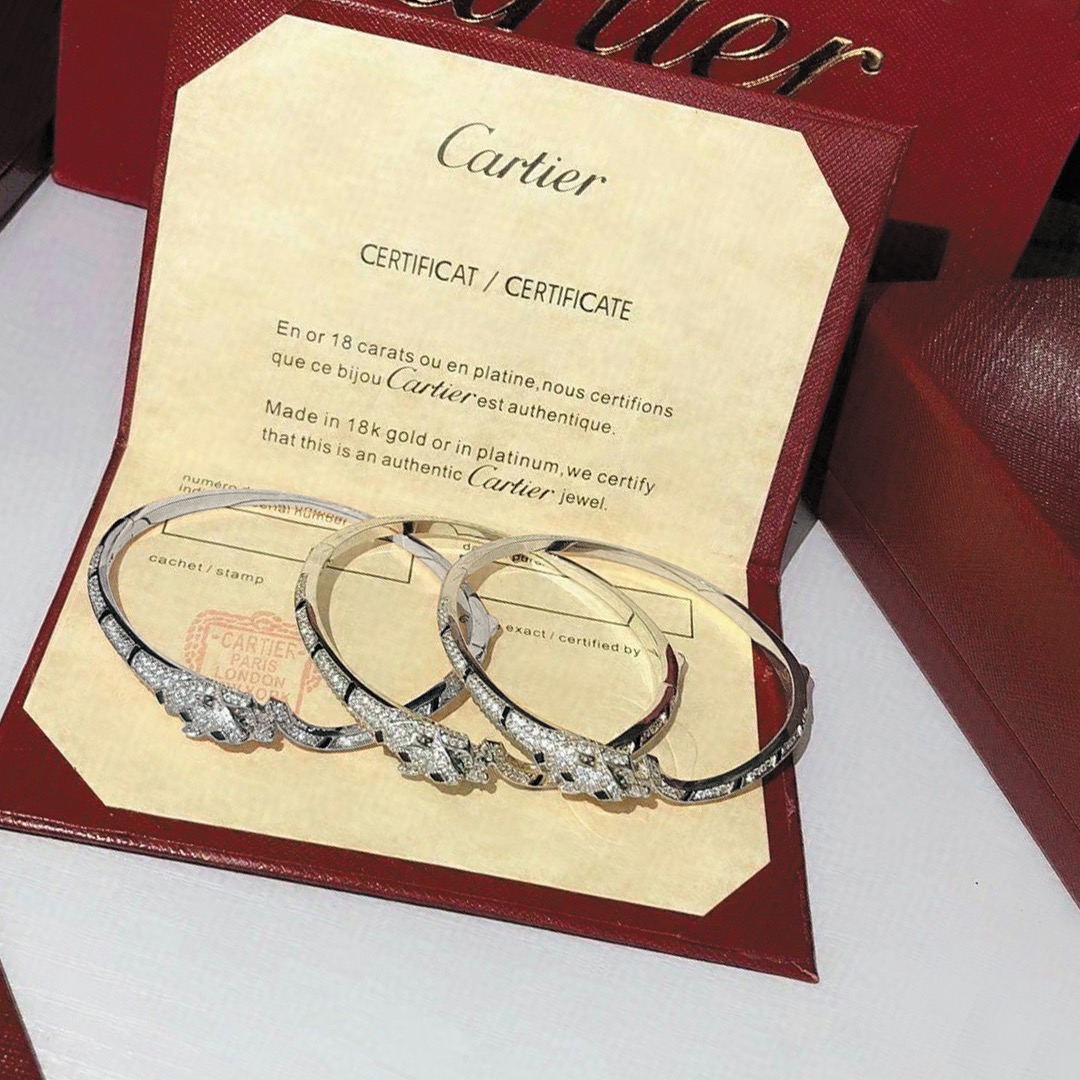 Cartier Bracelet - FashionPlug