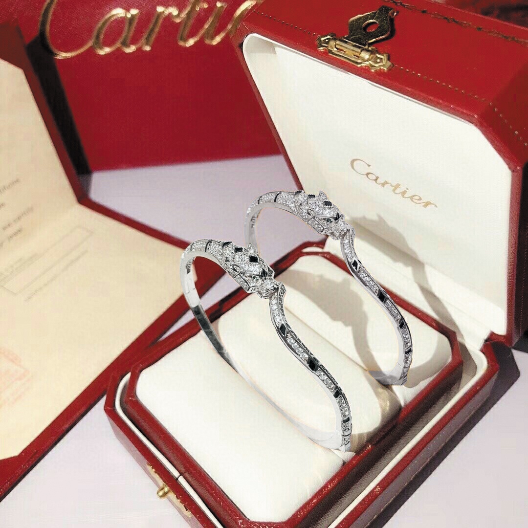 Cartier Bracelet - FashionPlug