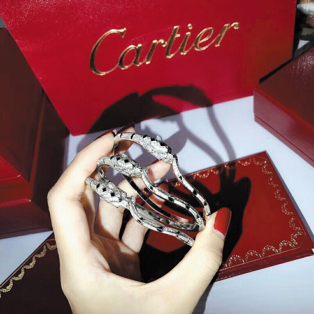 Cartier Bracelet - FashionPlug