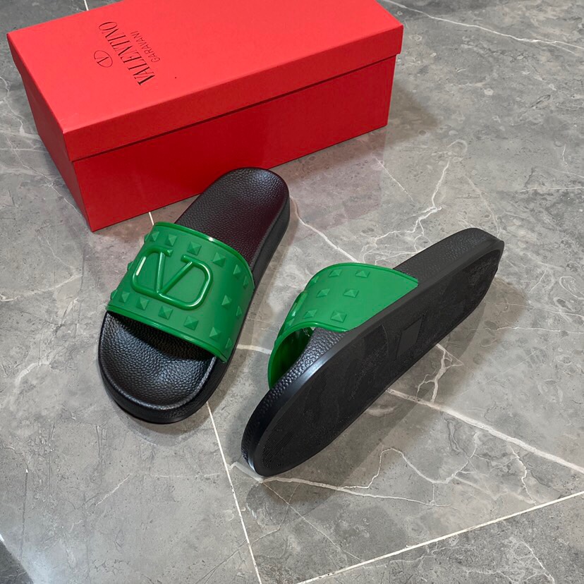 Valenti Garavani Summer V Logo Singature Sandal In Green - FashionPlug