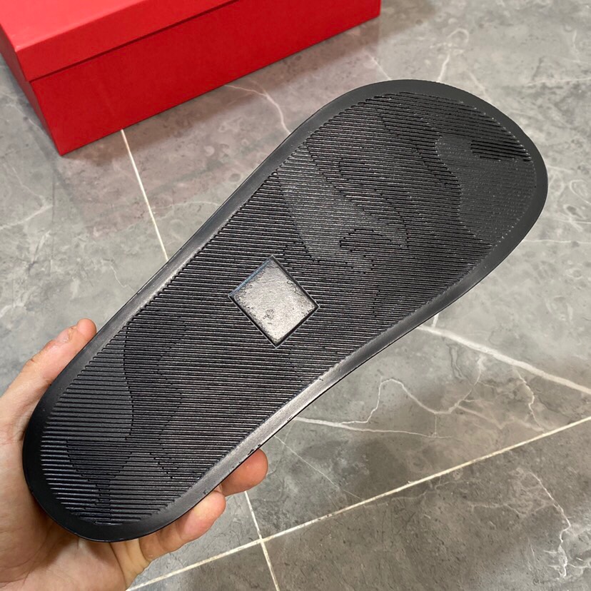 Valenti Garavani Summer V Logo Singature Sandal In Green - FashionPlug