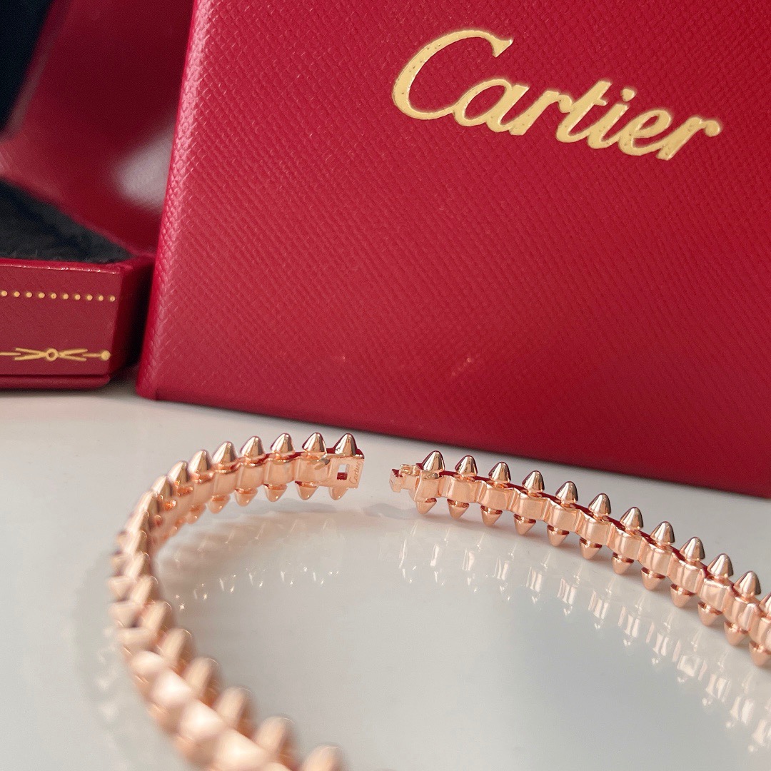 Cartier Bracelet - FashionPlug