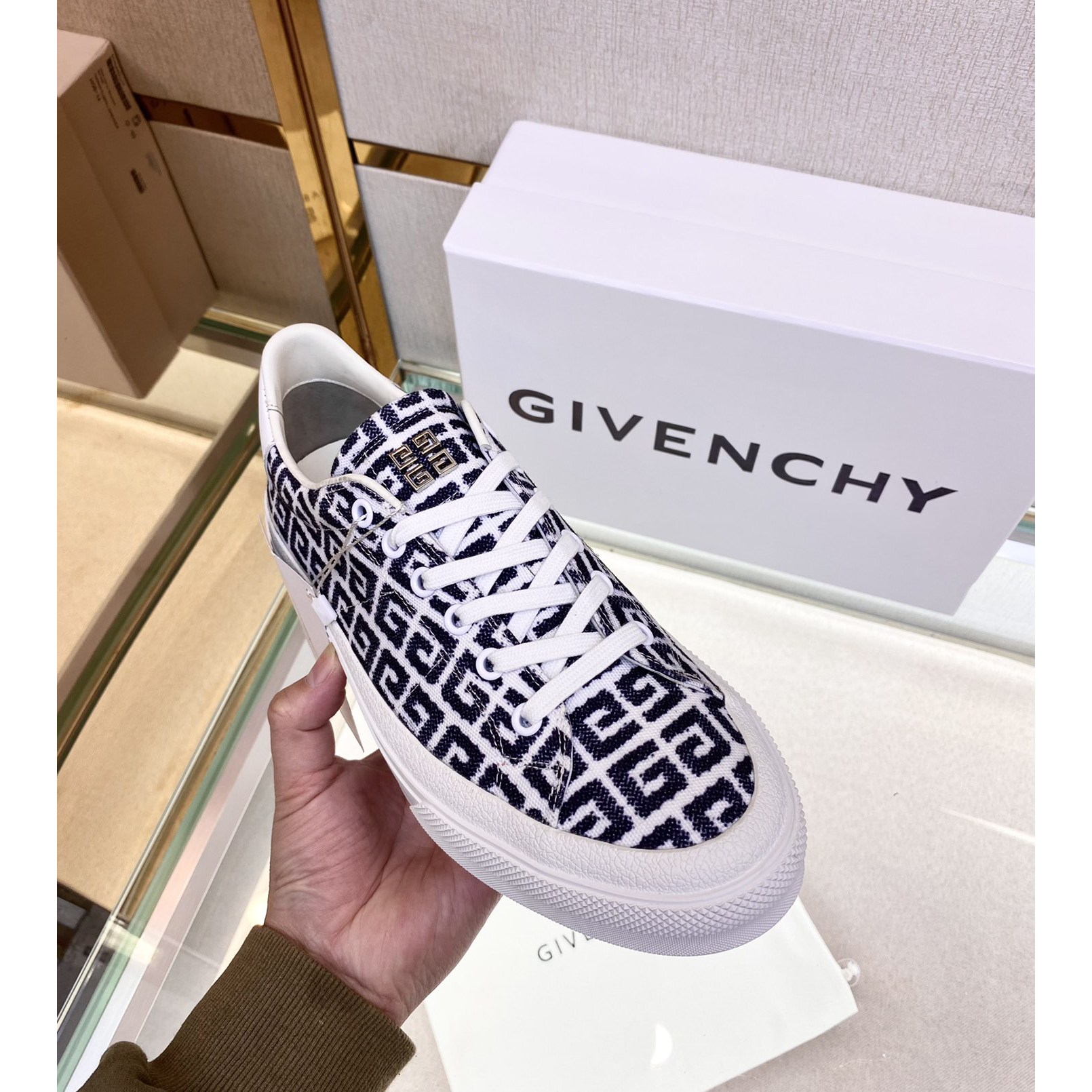 Givenchy Logo Print Low-Top Sneakers - FashionPlug