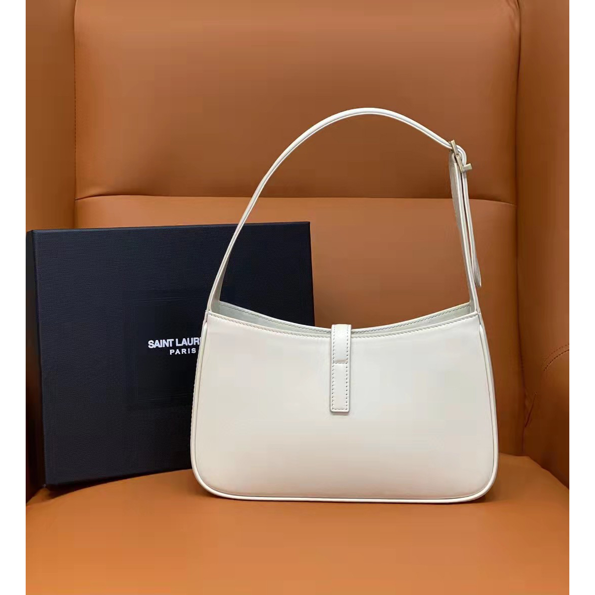 Saint Laurent Women Shoulder Bag(23-16-6.5cm) - FashionPlug