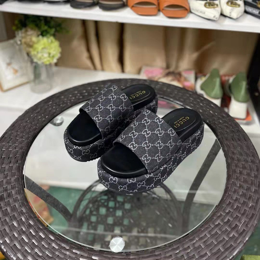Gucci Women's Platform Slide Sandal - FashionPlug