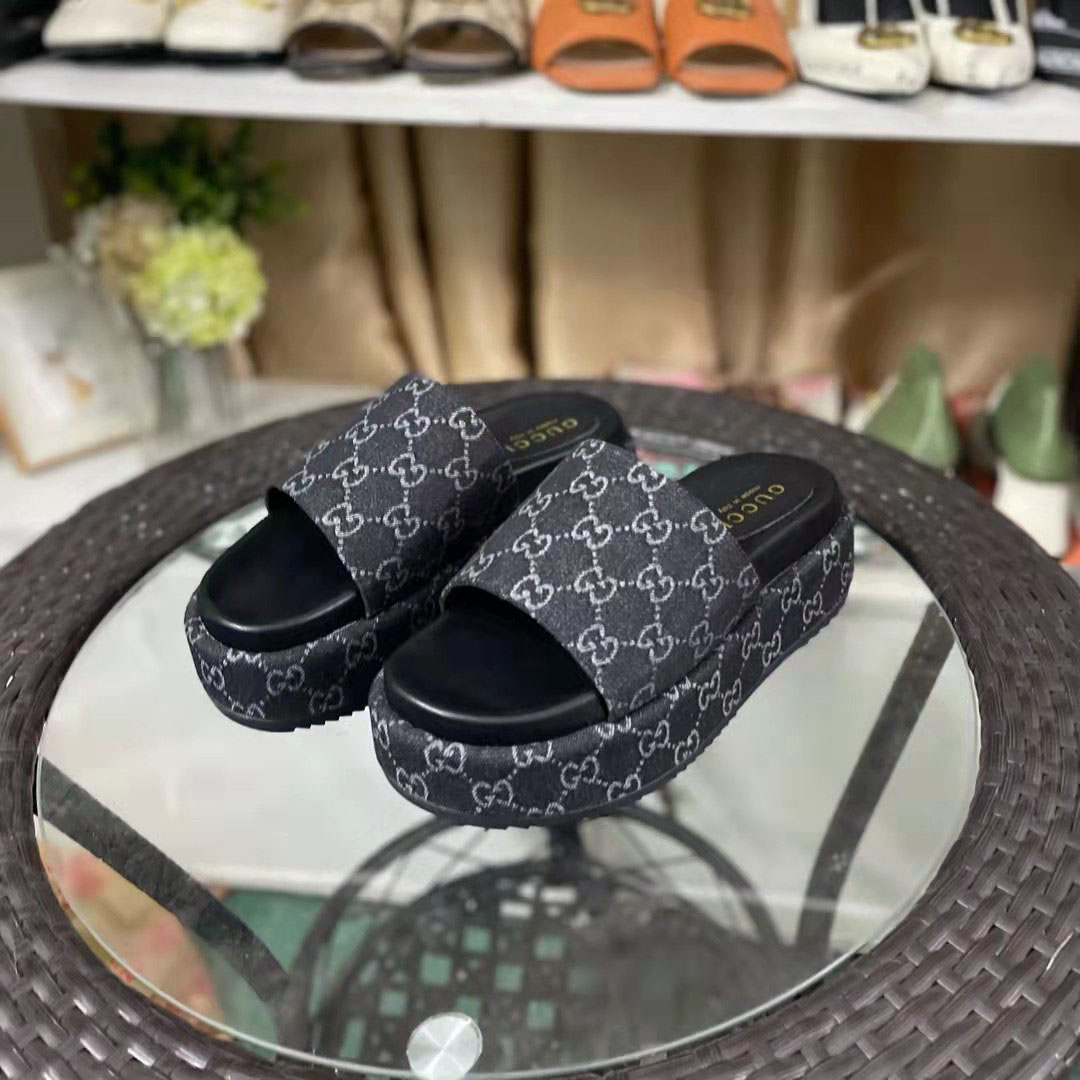 Gucci Women's Platform Slide Sandal - FashionPlug