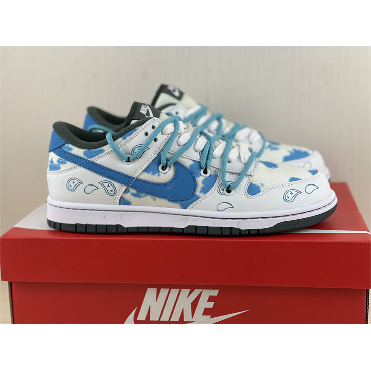Nike Dunk SE Low Sneaker DH0957-100 - FashionPlug