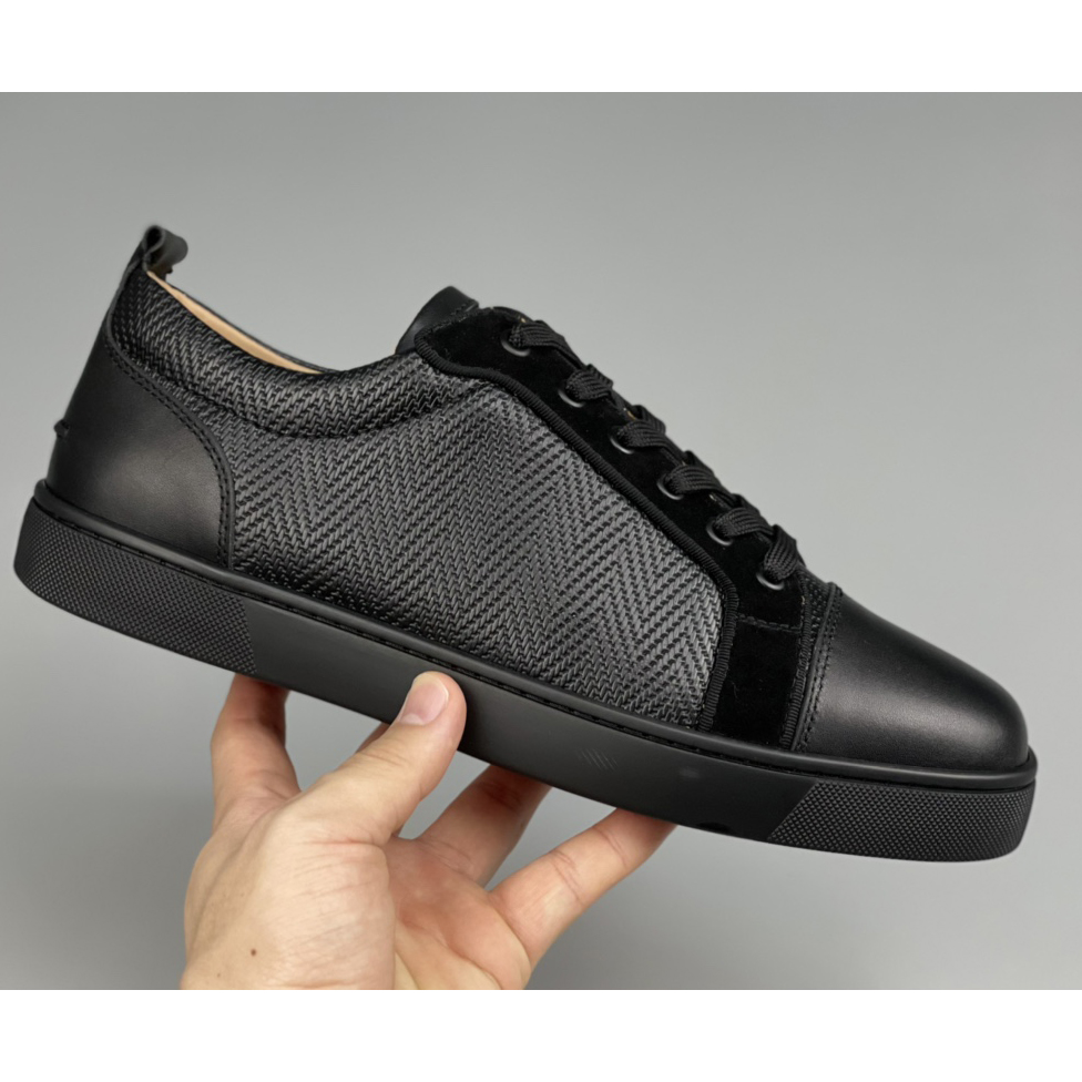 Christian Louboutin Sneaker - FashionPlug