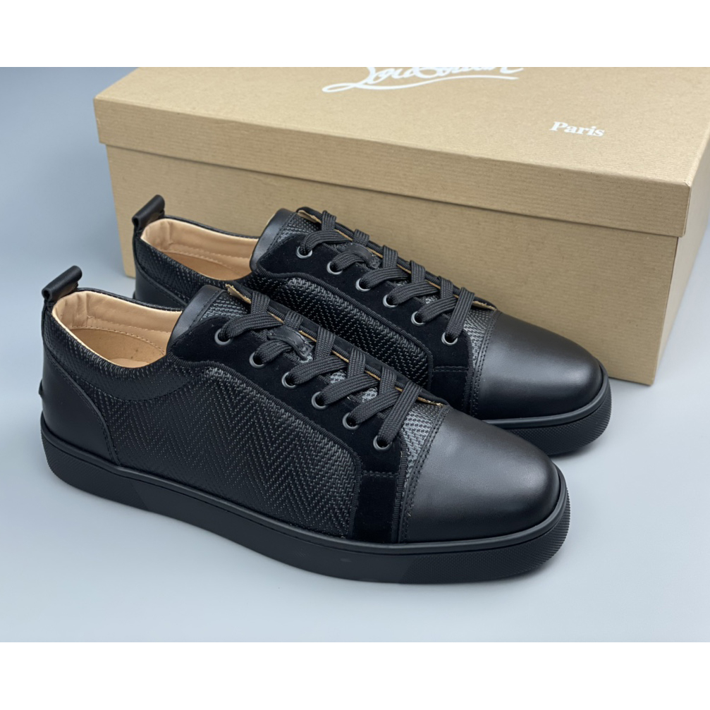 Christian Louboutin Sneaker - FashionPlug