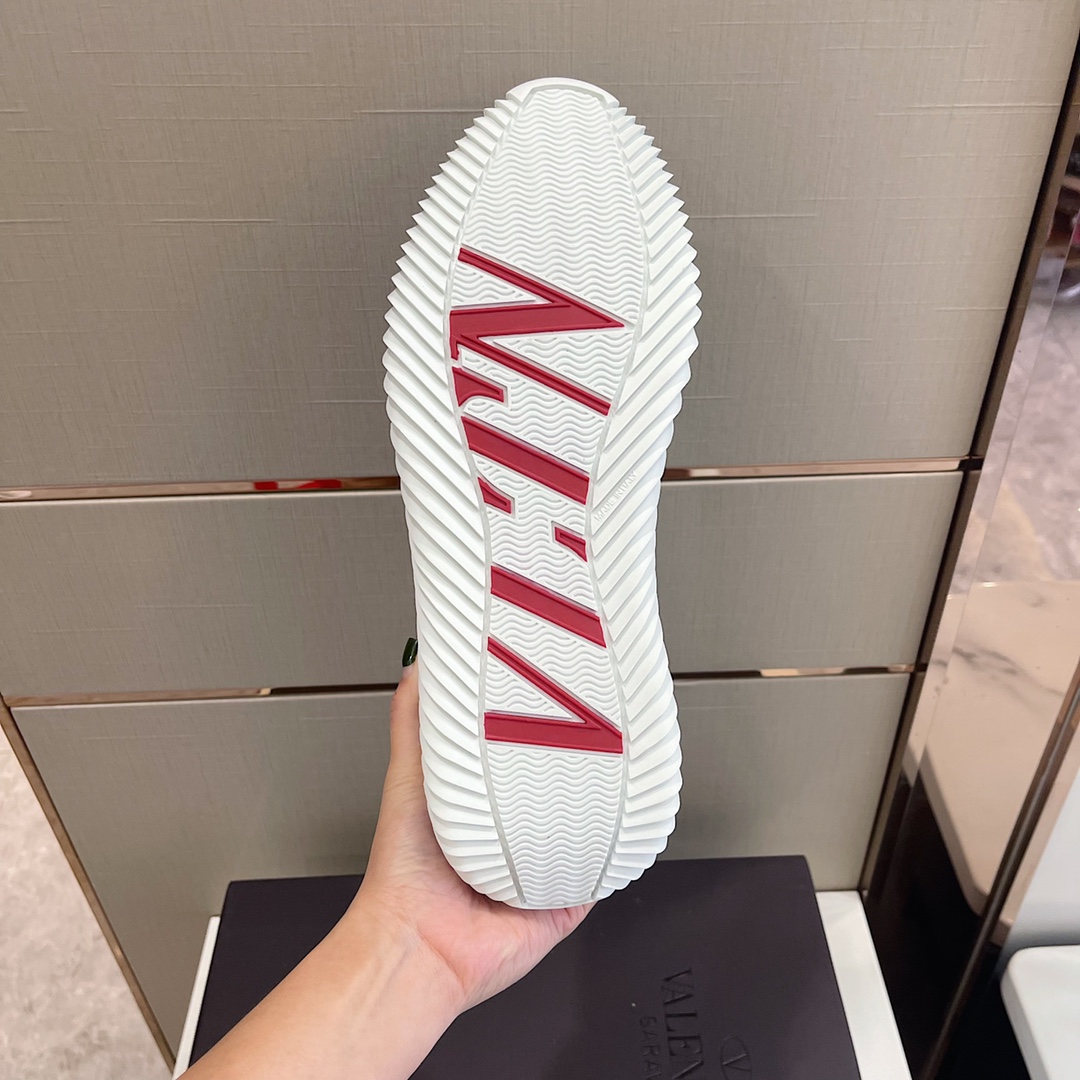 Valenti  Wade Runner Sneaker - FashionPlug