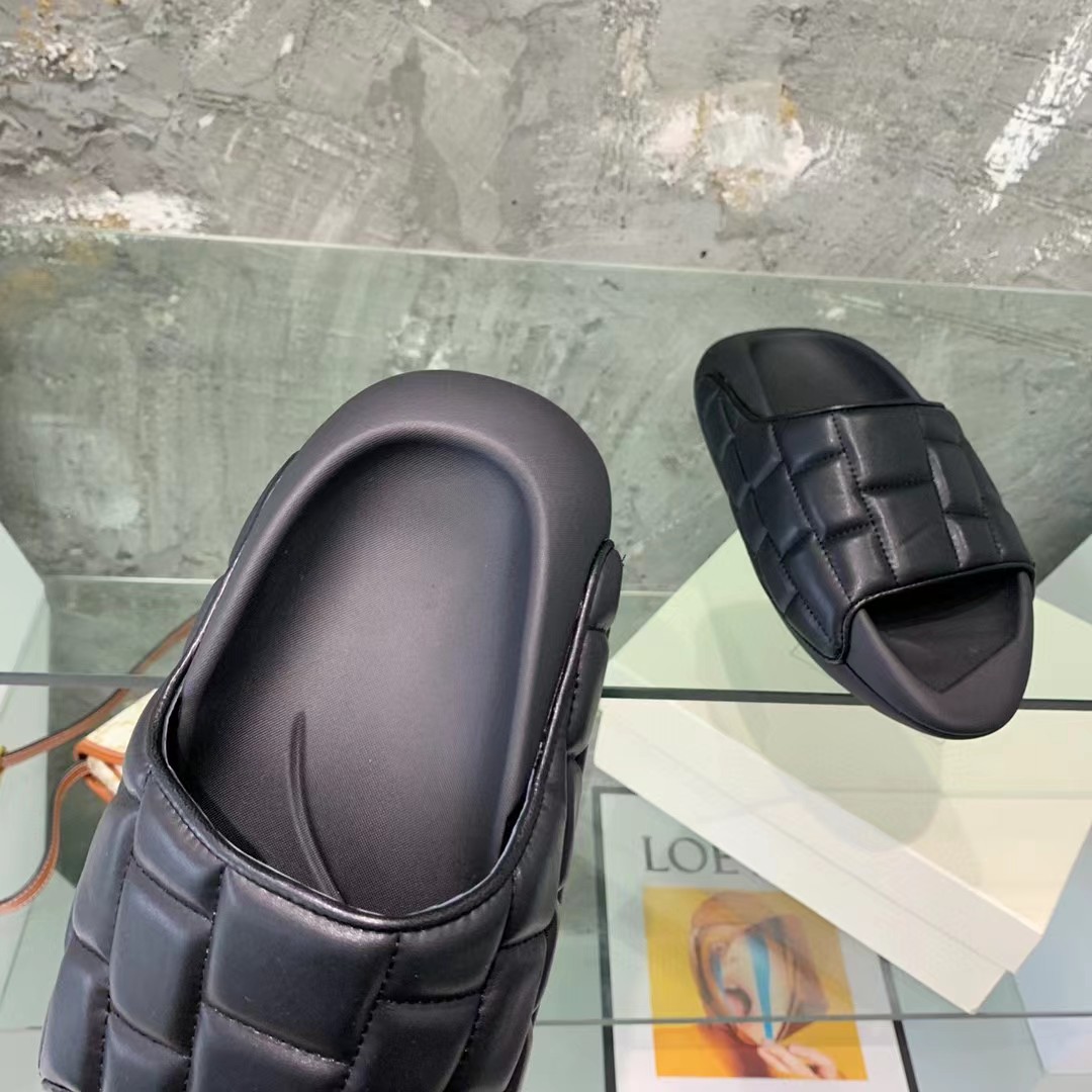 Balmain B-IT Quilted Leather Slides - FashionPlug