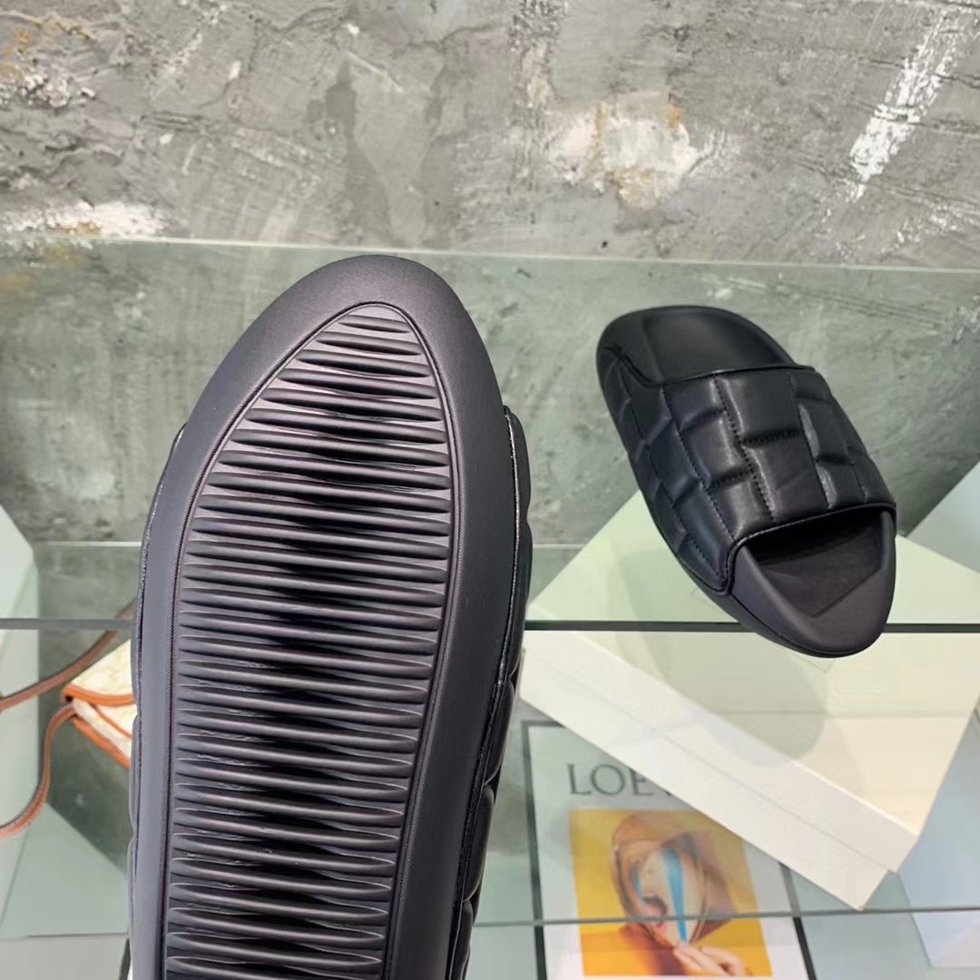 Balmain B-IT Quilted Leather Slides - FashionPlug