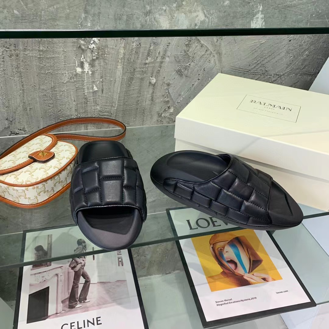 Balmain B-IT Quilted Leather Slides - FashionPlug