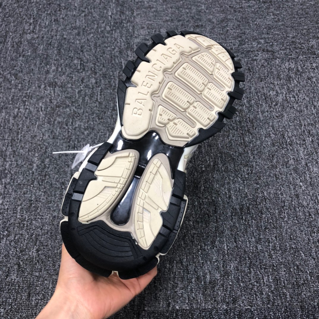 Balenciaga Track.2 Sneaker - FashionPlug