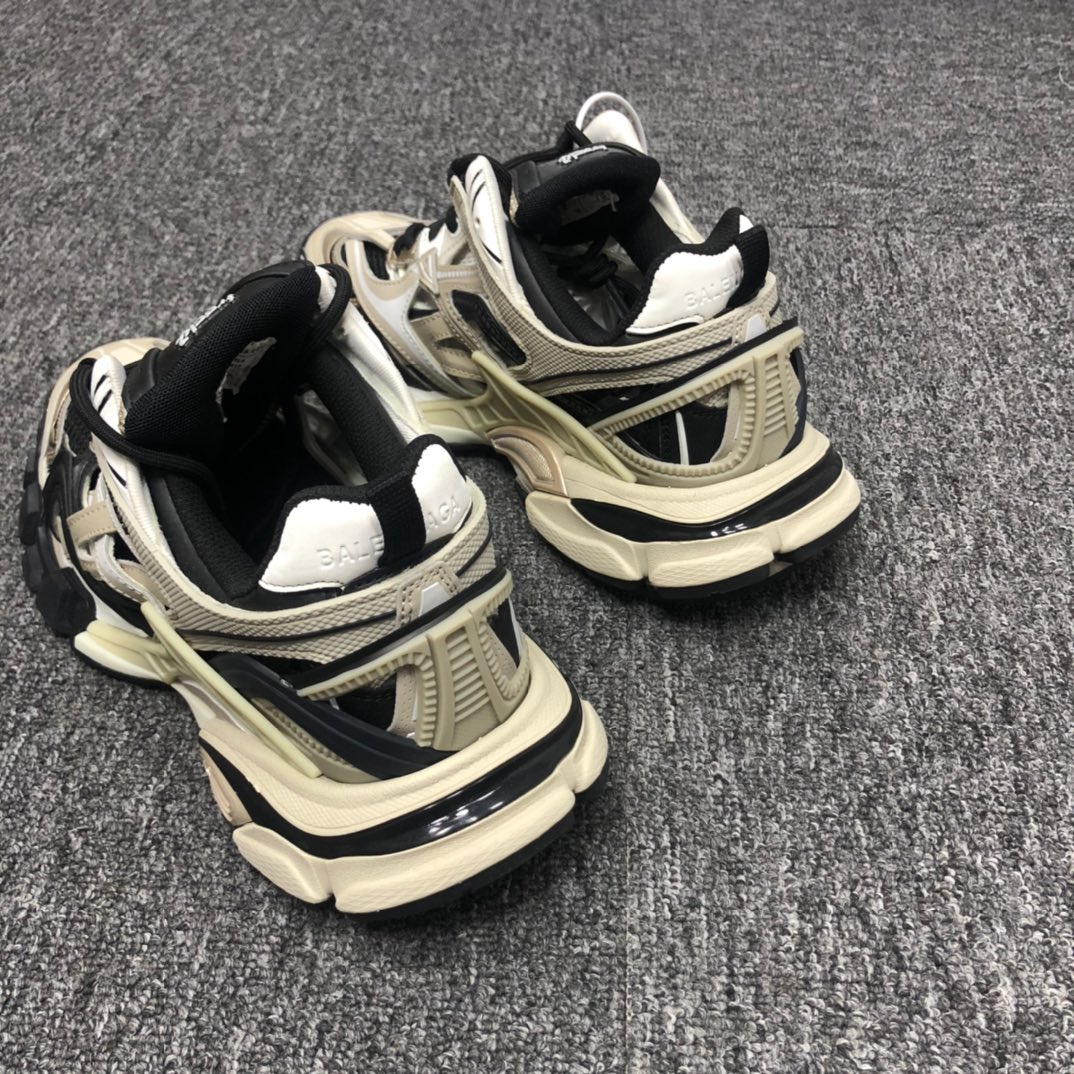 Balenciaga Track.2 Sneaker - FashionPlug