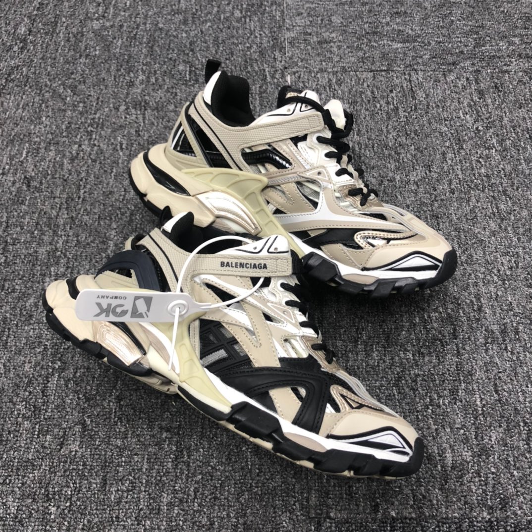Balenciaga Track.2 Sneaker - FashionPlug