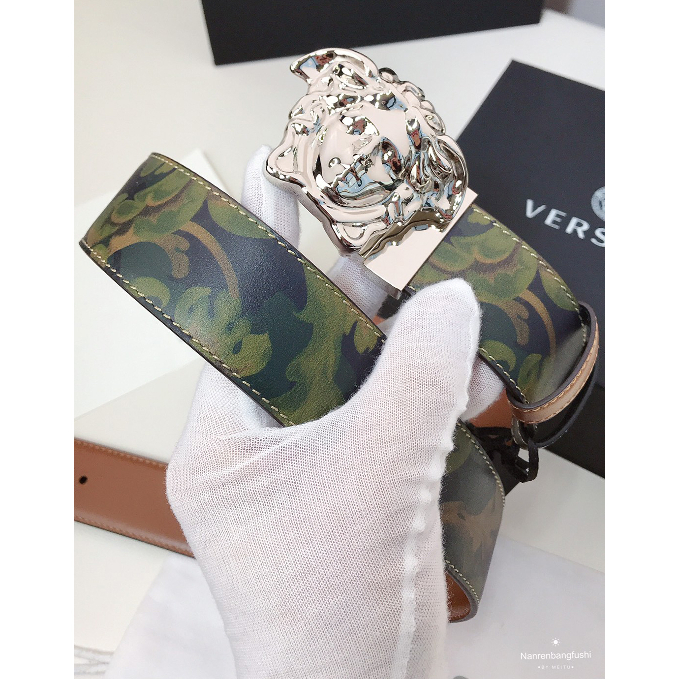 Versace Barocco Print Palazzo 40 MM Belt  - FashionPlug