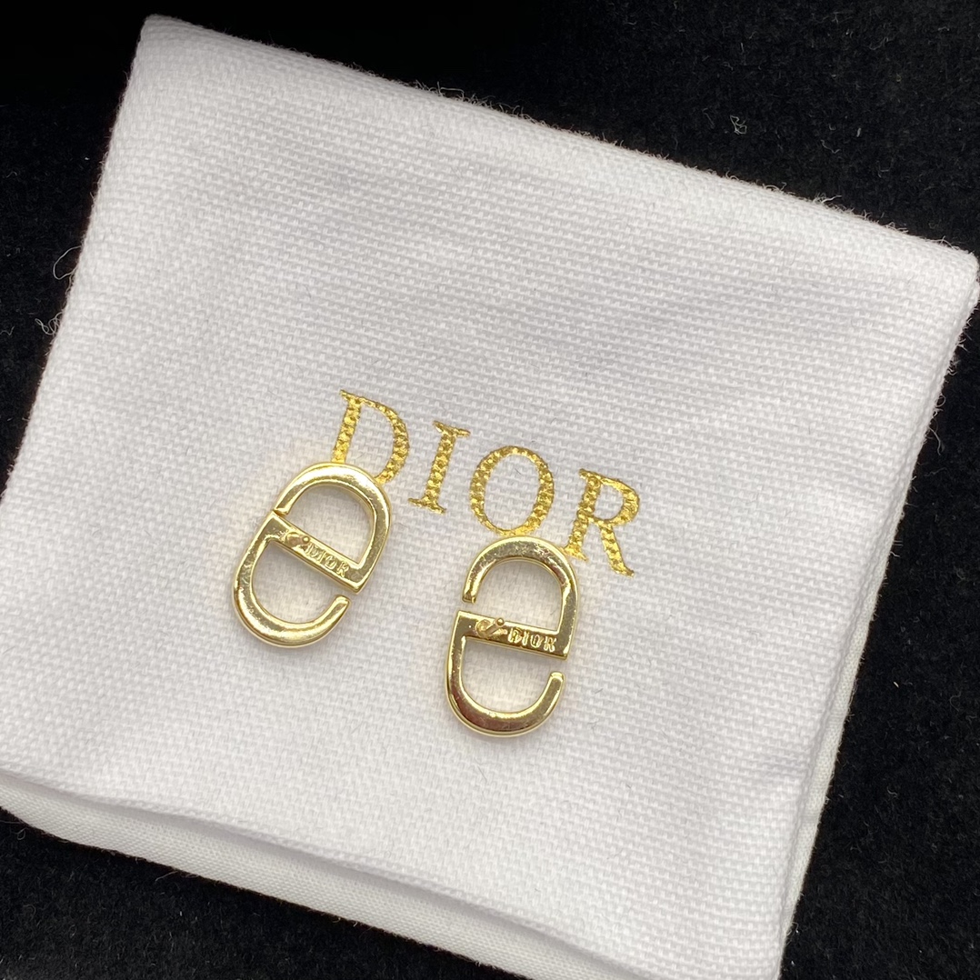 Dior 'CD' Earrings - FashionPlug