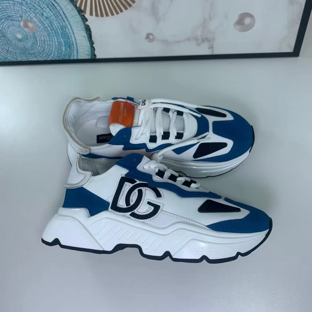 Dolce & Gabbana Logo-Patch Low-Top Sneakers - FashionPlug