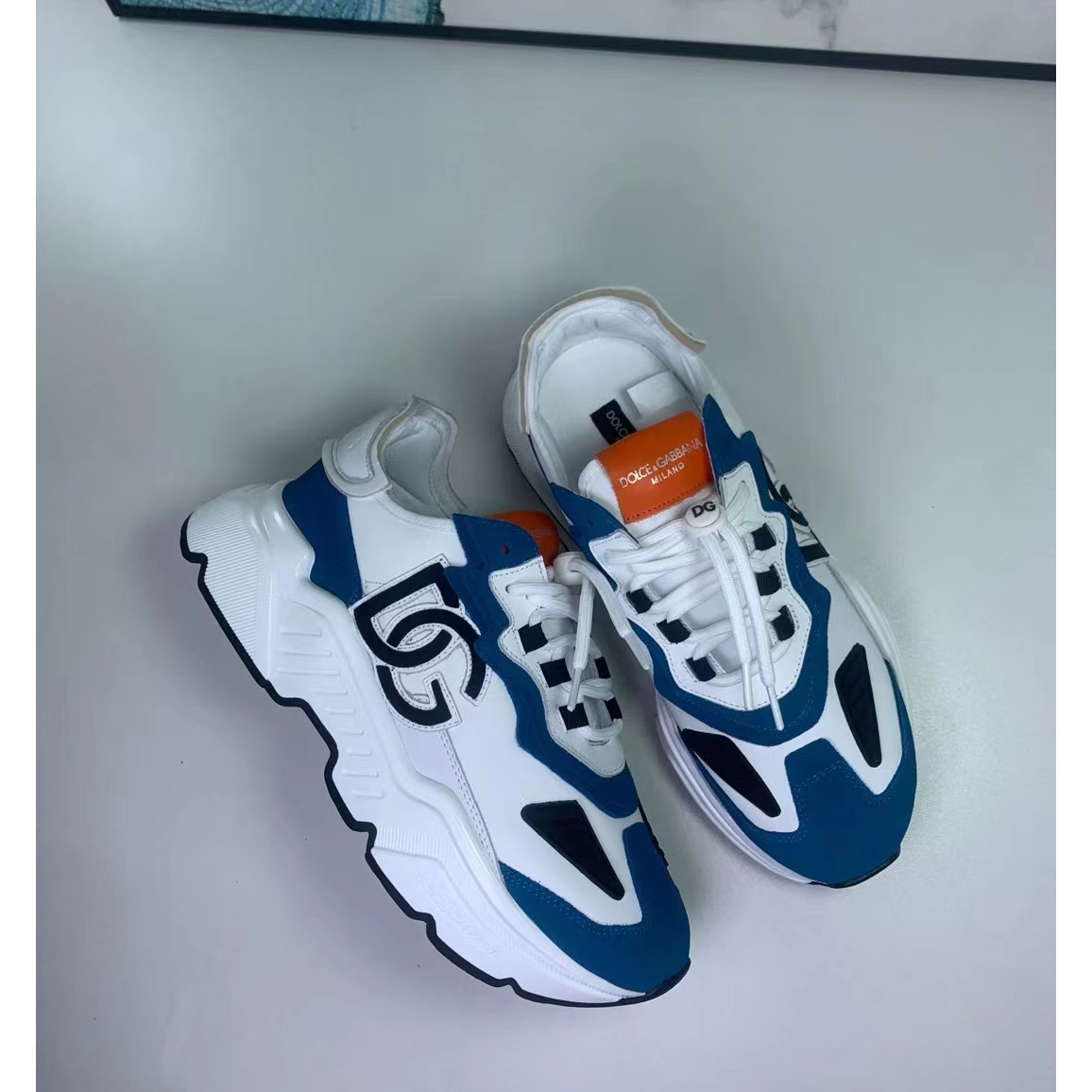 Dolce & Gabbana Logo-Patch Low-Top Sneakers - FashionPlug