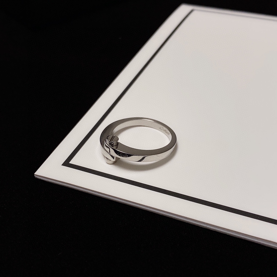 Cartier Ring  - FashionPlug