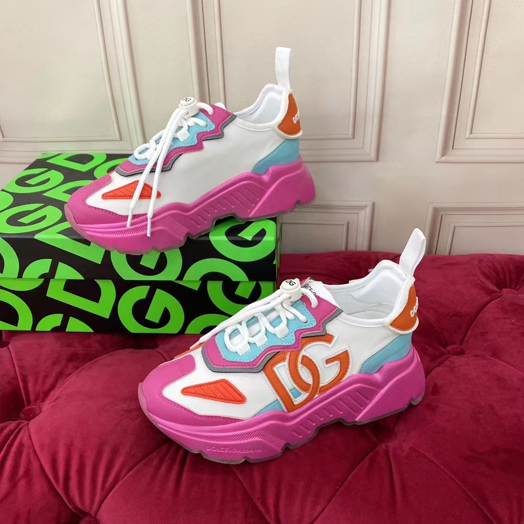 Dolce & Gabbana Logo-Patch Low-Top Sneakers - FashionPlug