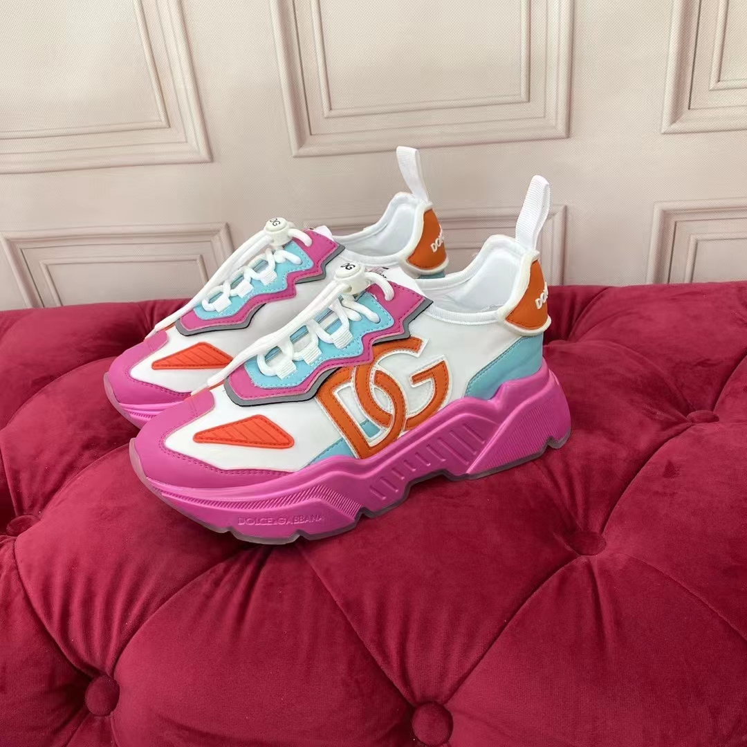 Dolce & Gabbana Logo-Patch Low-Top Sneakers - FashionPlug