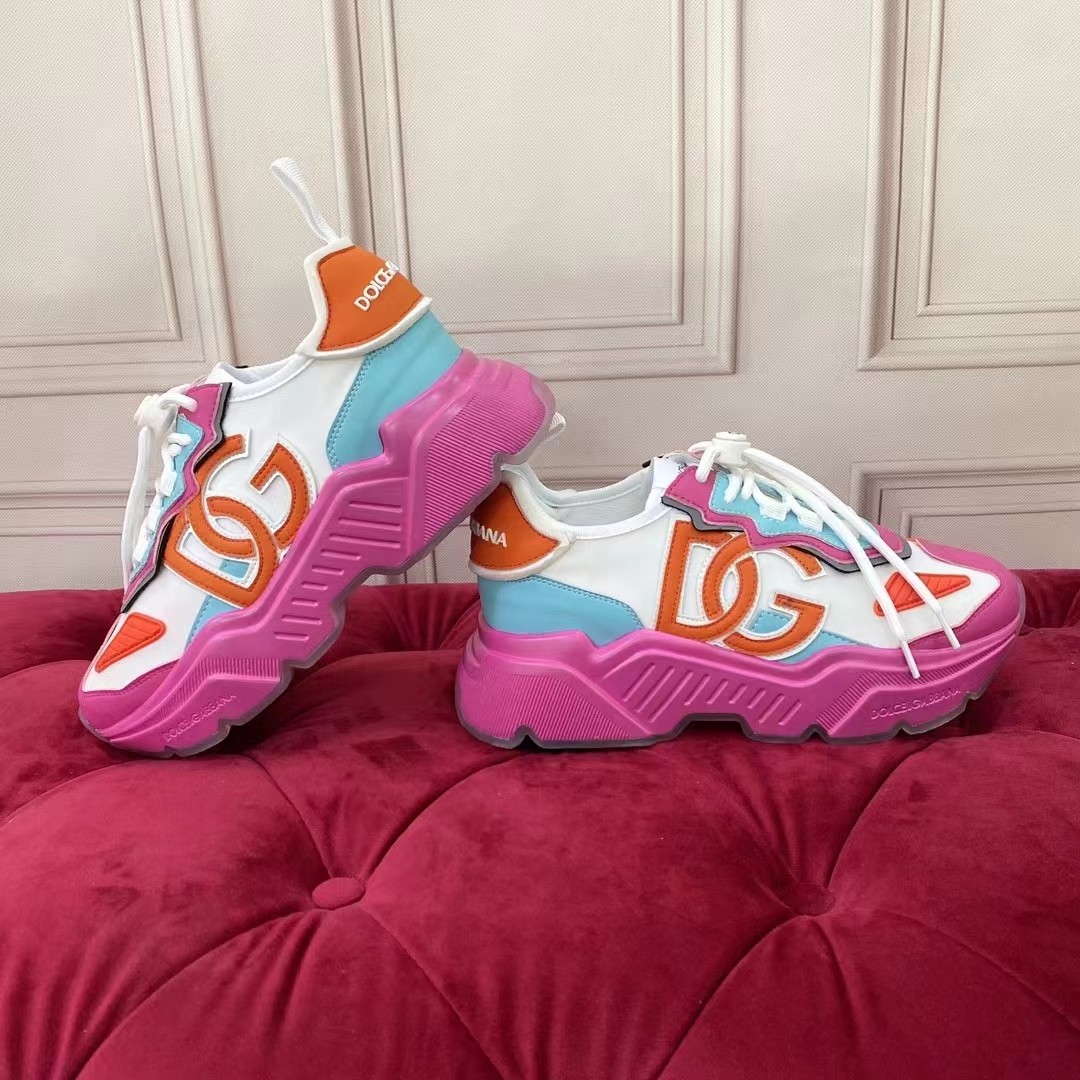 Dolce & Gabbana Logo-Patch Low-Top Sneakers - FashionPlug