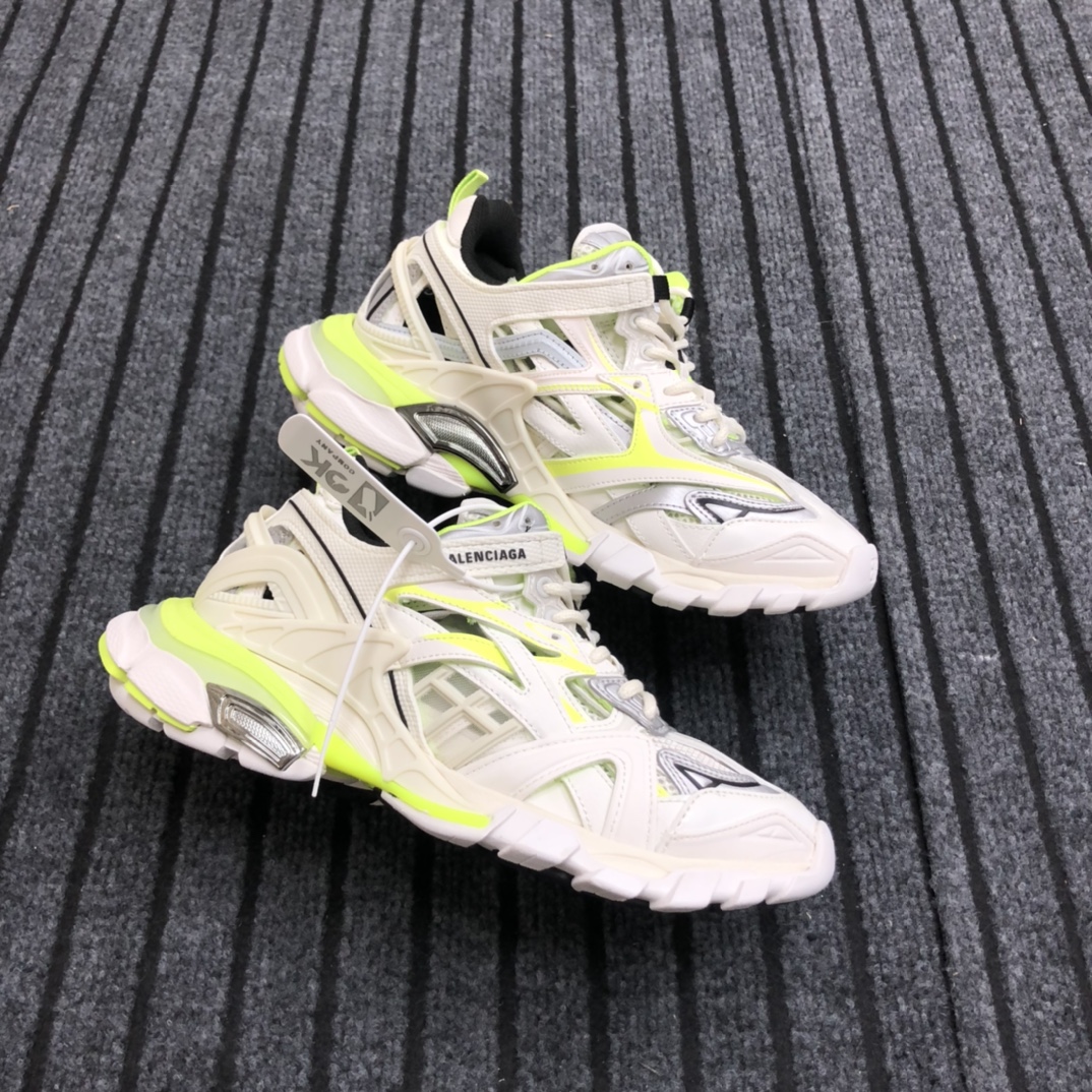 Balenciaga Track.2 Sneaker - FashionPlug