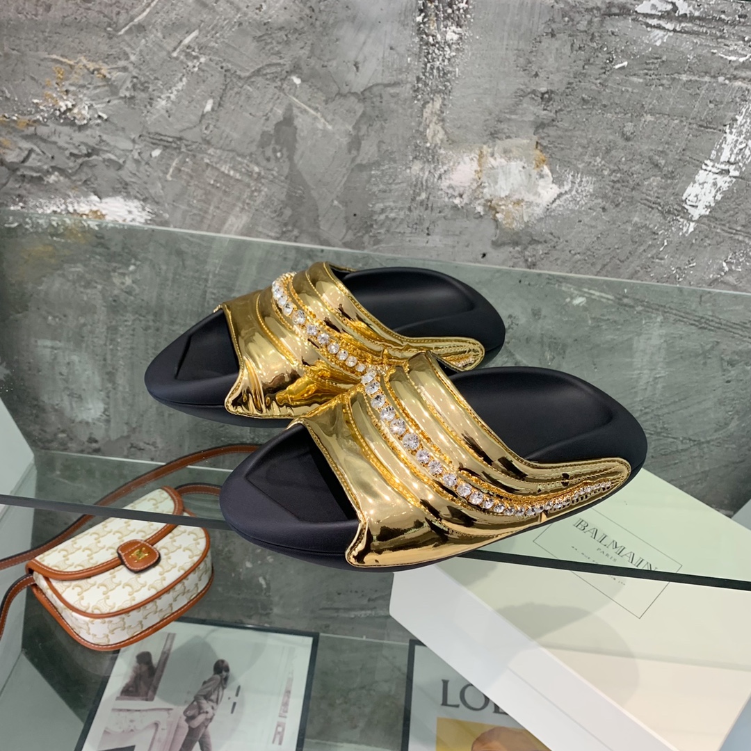Balmain B-It-Puffy Slides - FashionPlug