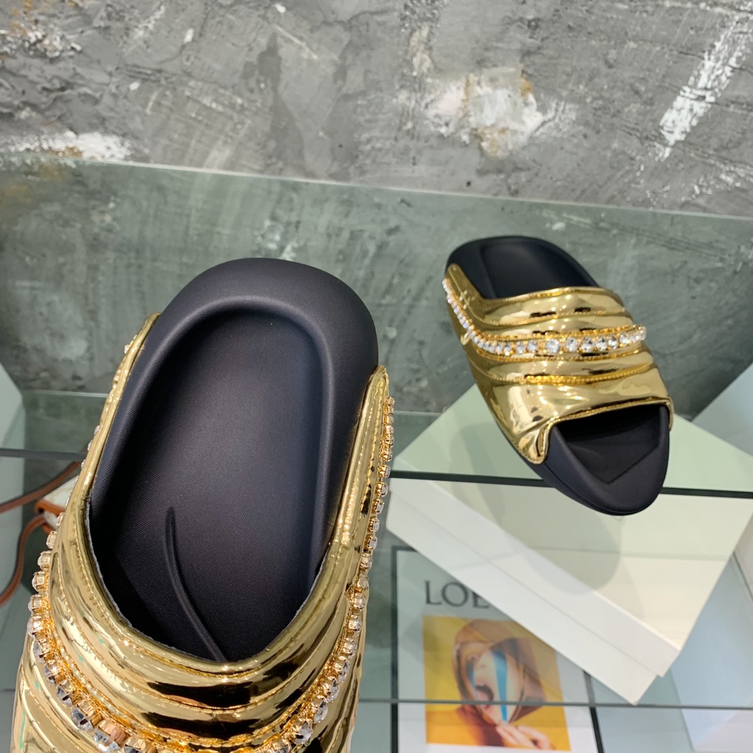 Balmain B-It-Puffy Slides - FashionPlug