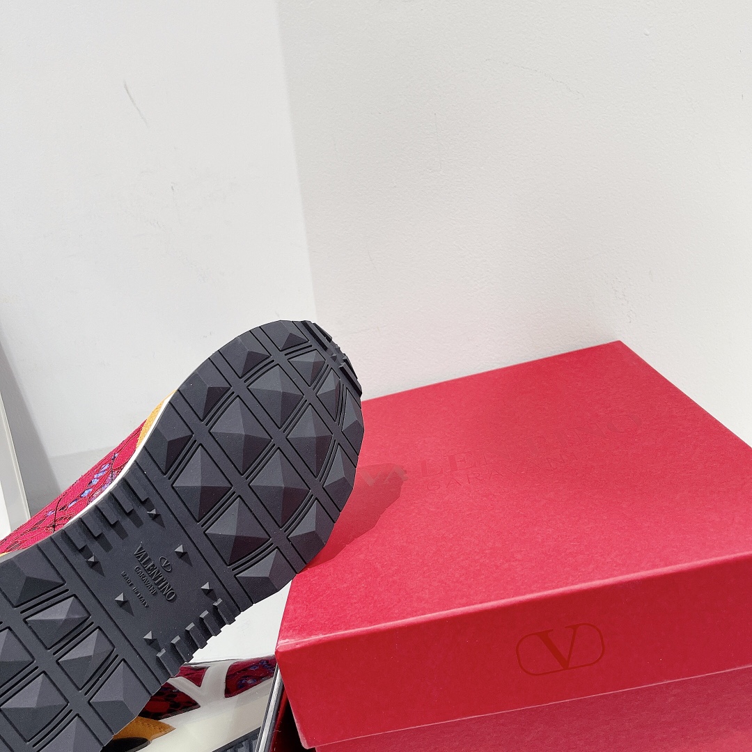 Valenti Hollow Out Series Sneaker - FashionPlug