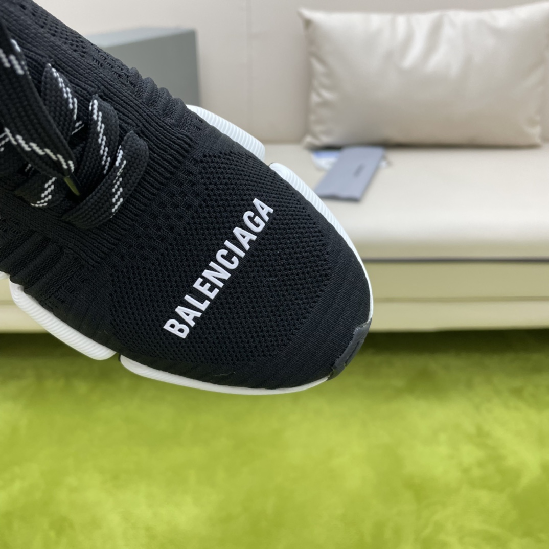 Balenciaga Speed 2.0 Lace-Up Sneaker In Black/White - FashionPlug