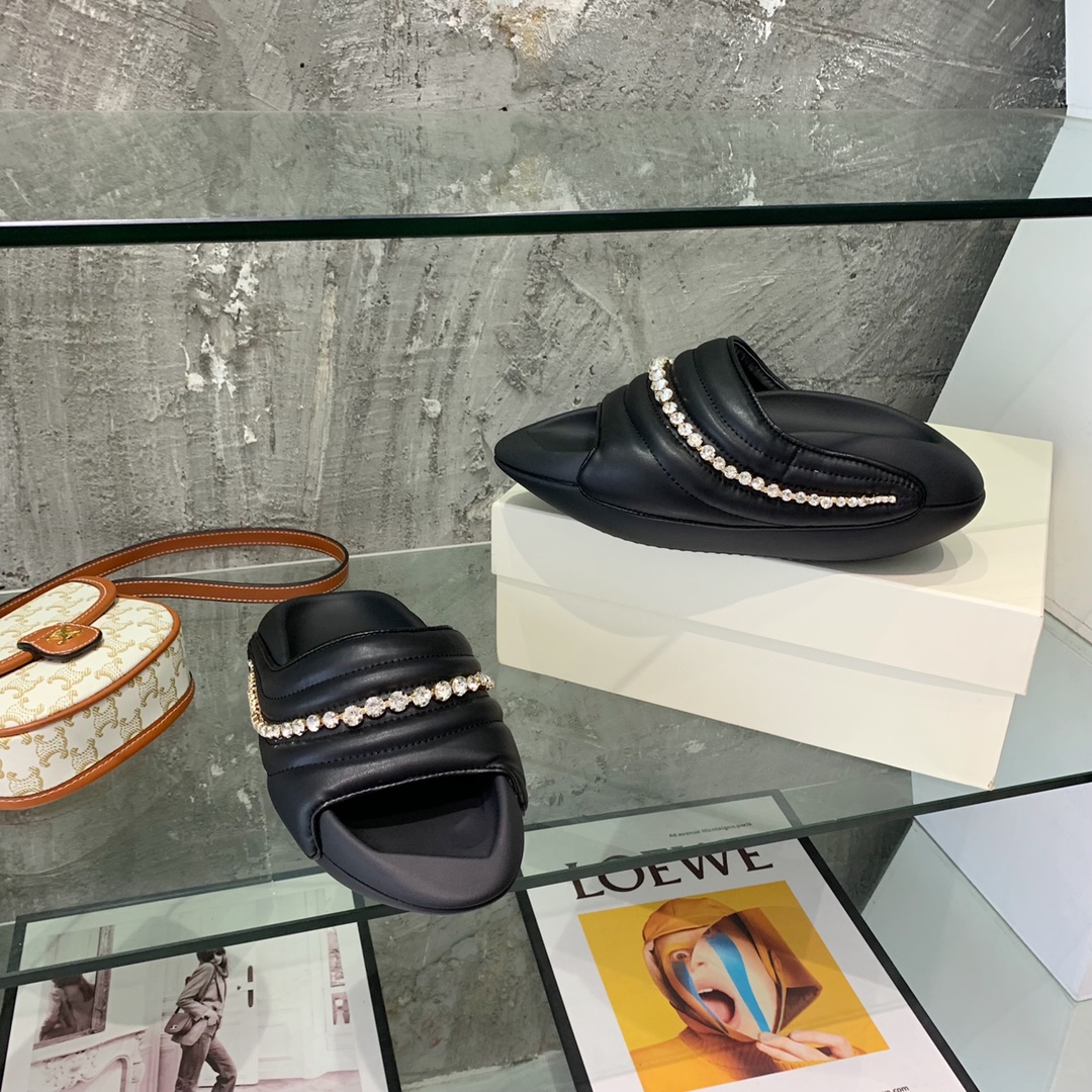 Balmain B-It-Puffy Slides - FashionPlug