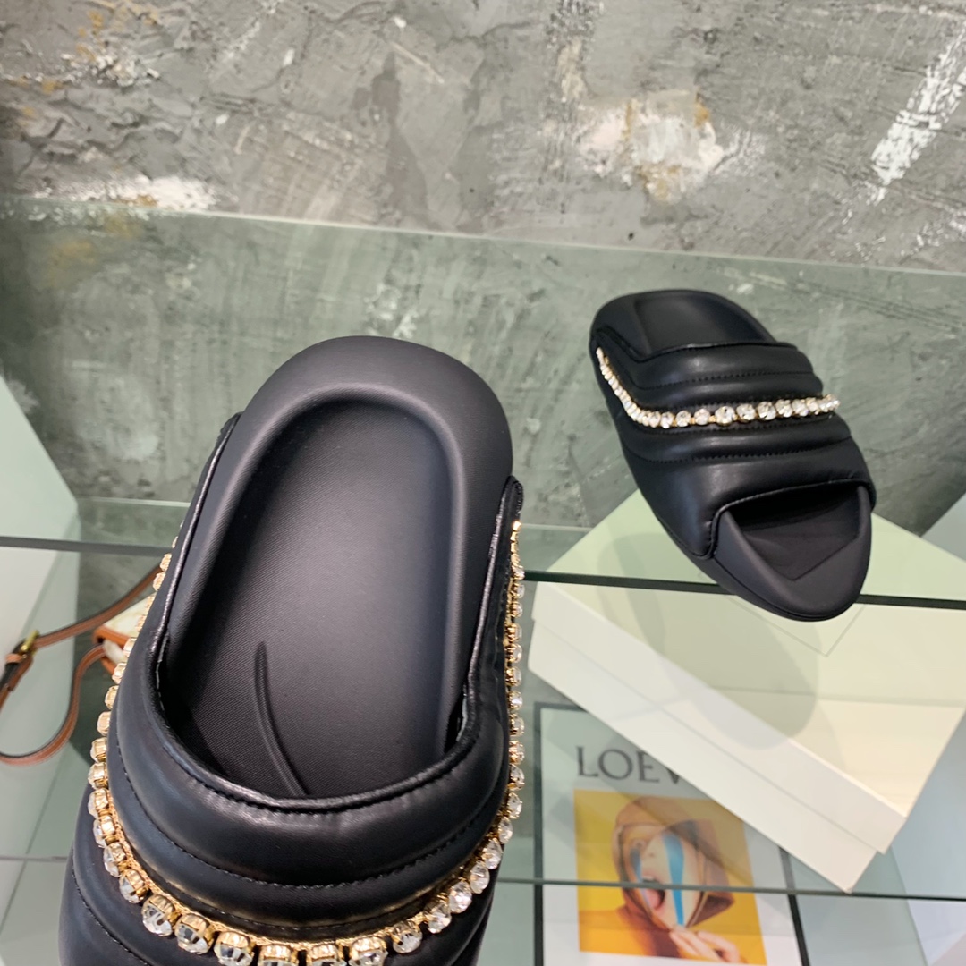 Balmain B-It-Puffy Slides - FashionPlug
