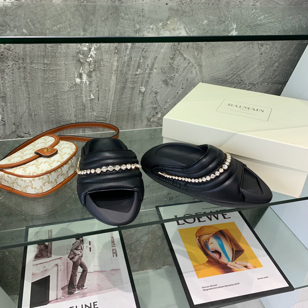 Balmain B-It-Puffy Slides - FashionPlug
