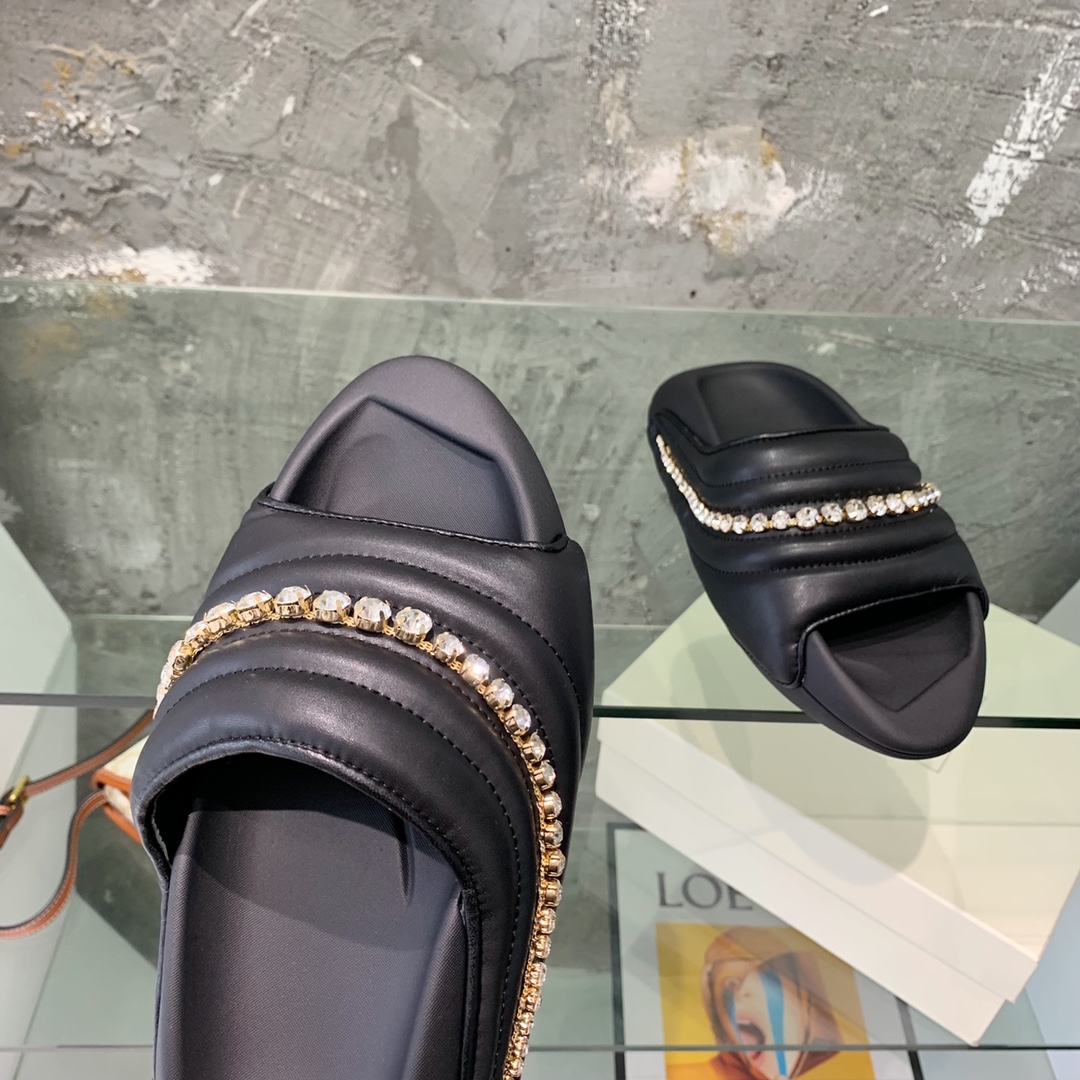 Balmain B-It-Puffy Slides - FashionPlug