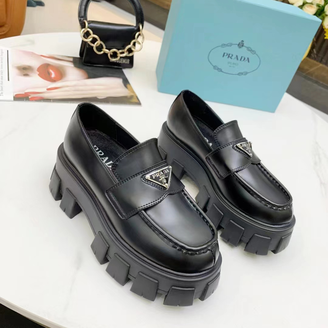 Prada Logo Shoes - FashionPlug