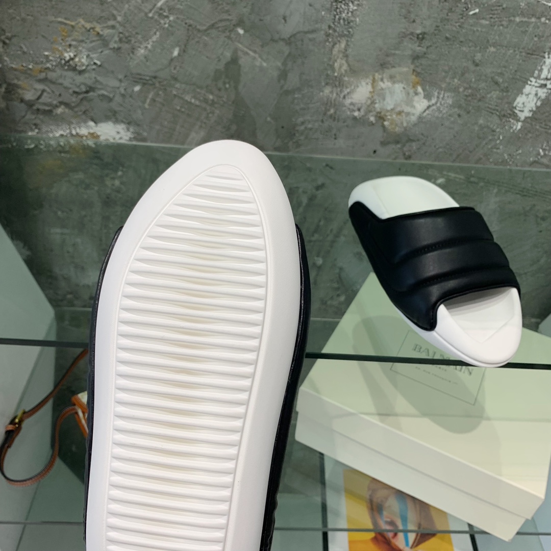 Balmain B-It-Puffy Slides - FashionPlug