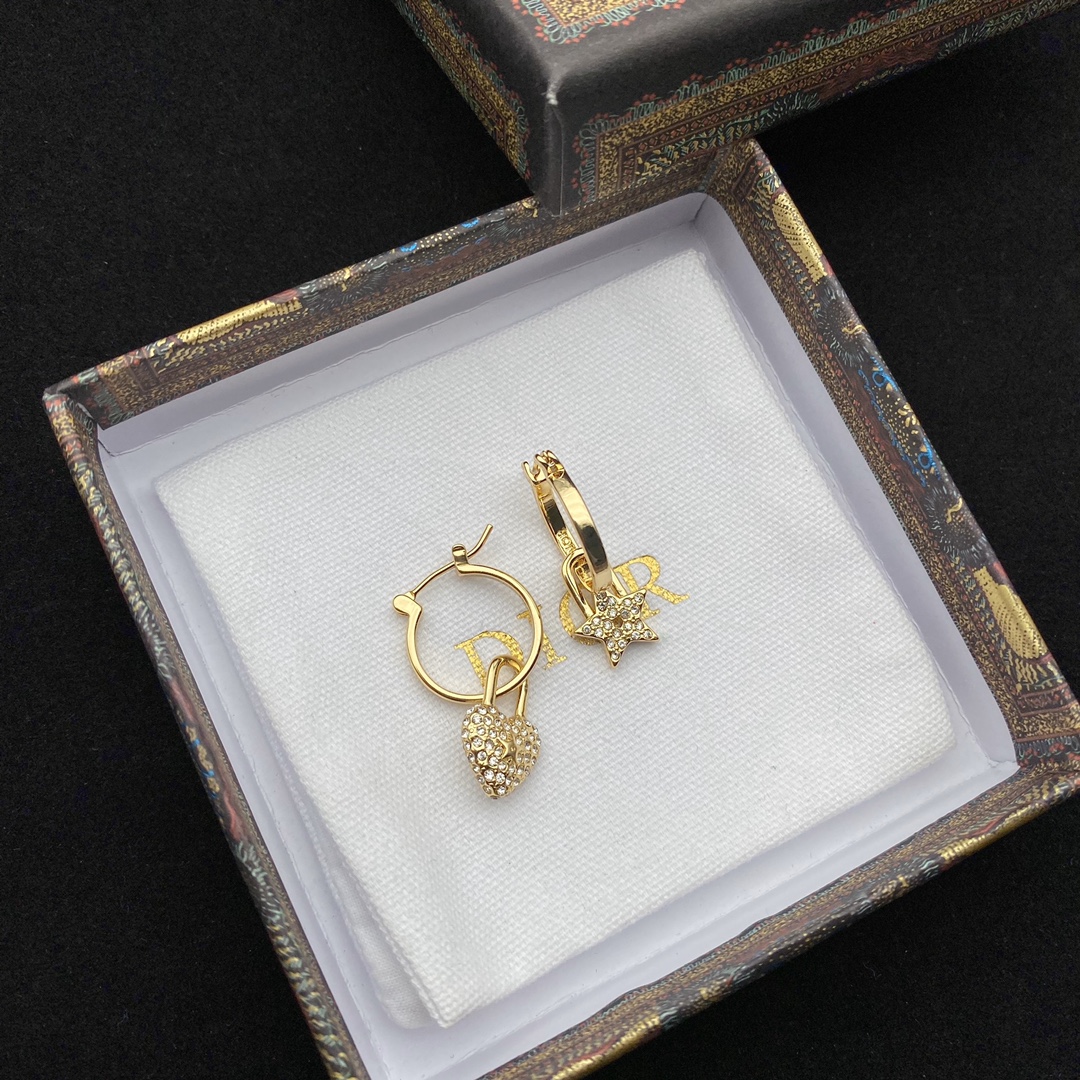 Dior Hearts And Stars Asymmetric Earrings - FashionPlug