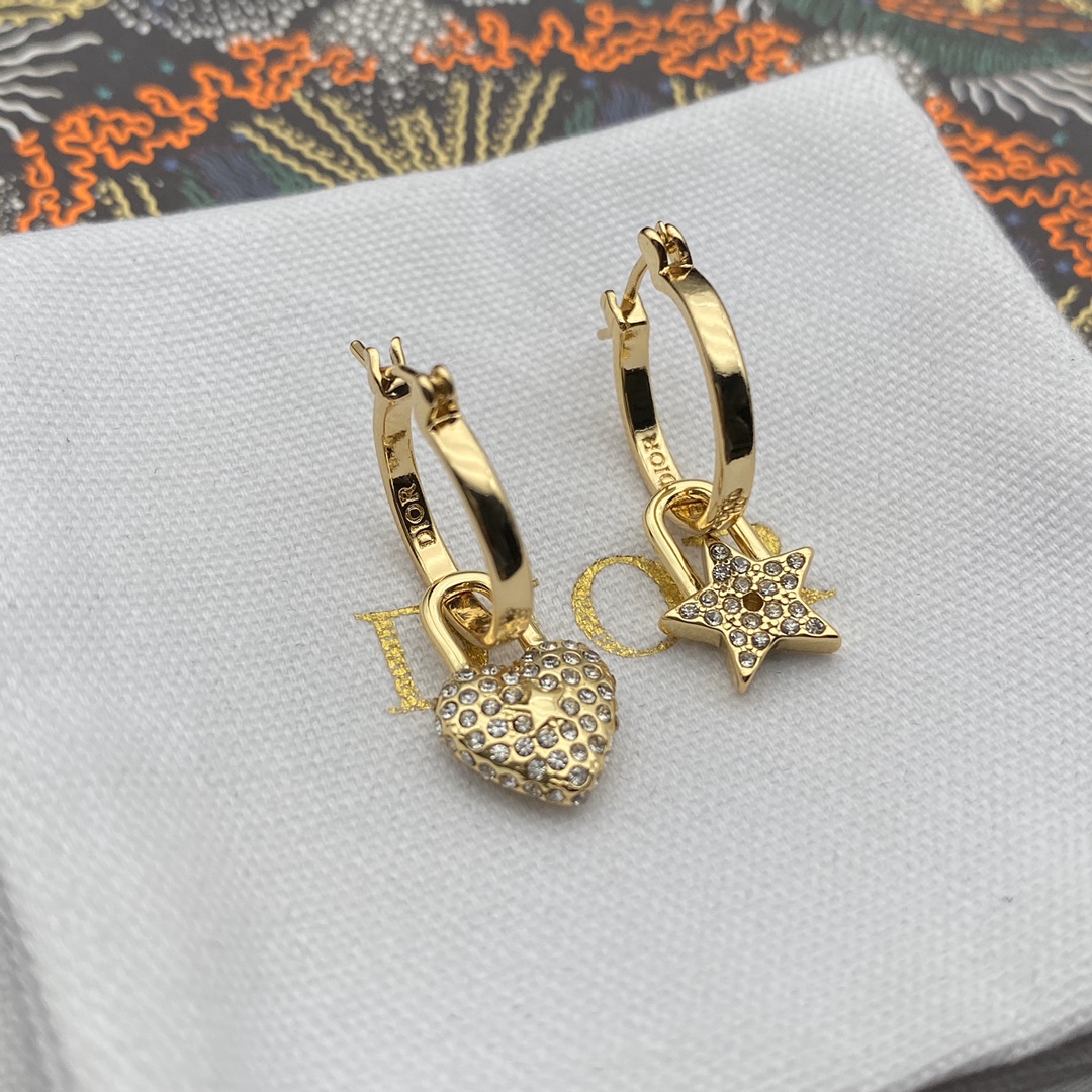 Dior Hearts And Stars Asymmetric Earrings - FashionPlug