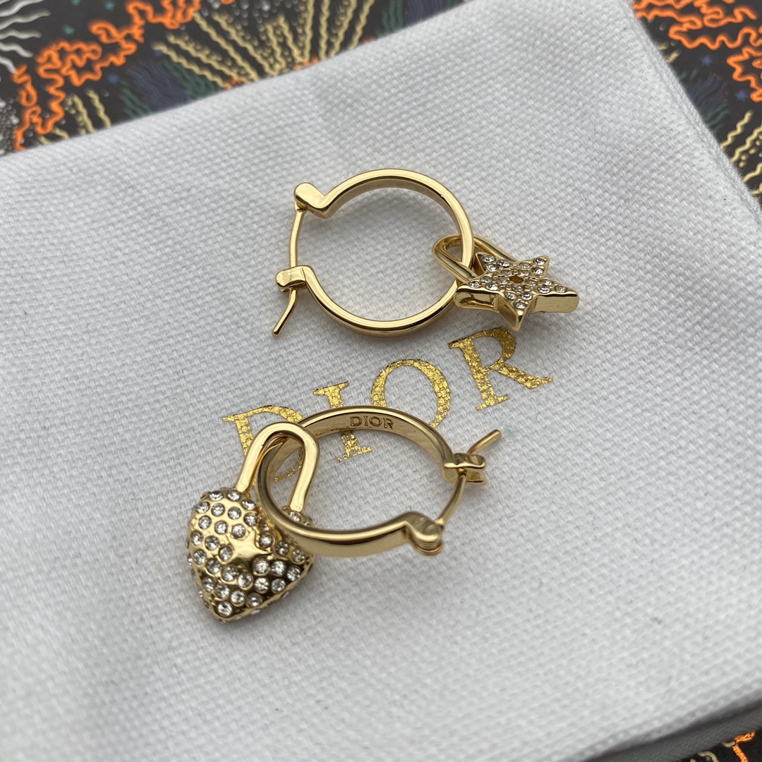 Dior Hearts And Stars Asymmetric Earrings - FashionPlug