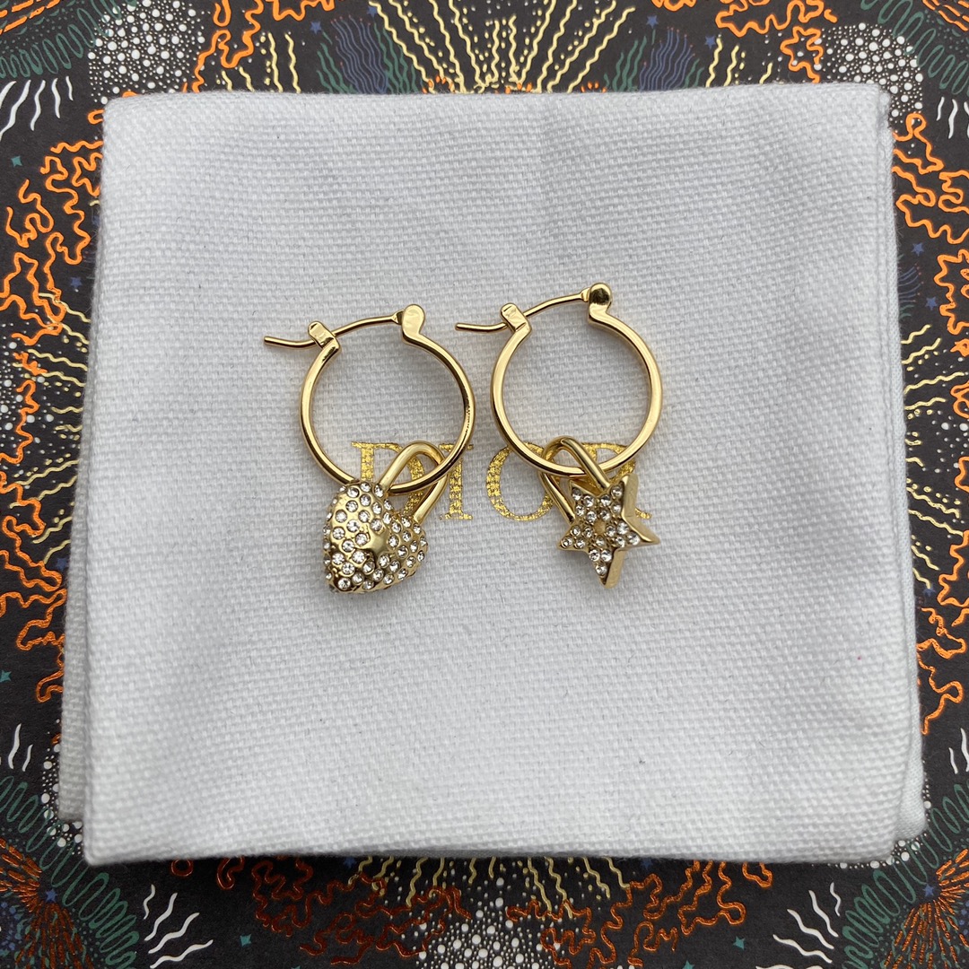 Dior Hearts And Stars Asymmetric Earrings - FashionPlug