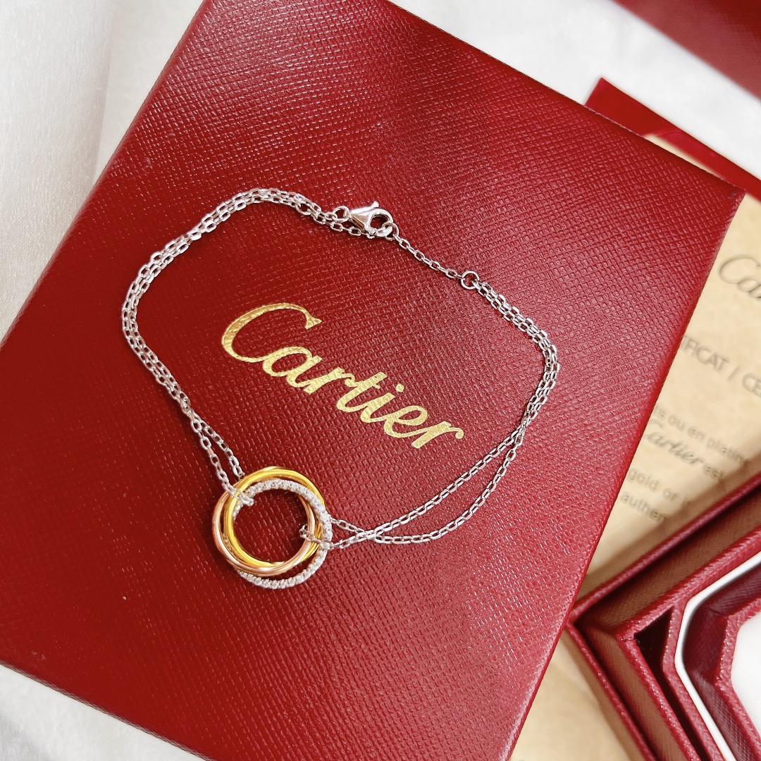 Cartier Bracelet - FashionPlug