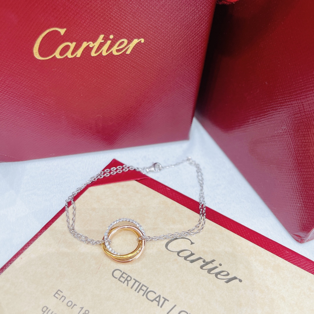 Cartier Bracelet - FashionPlug