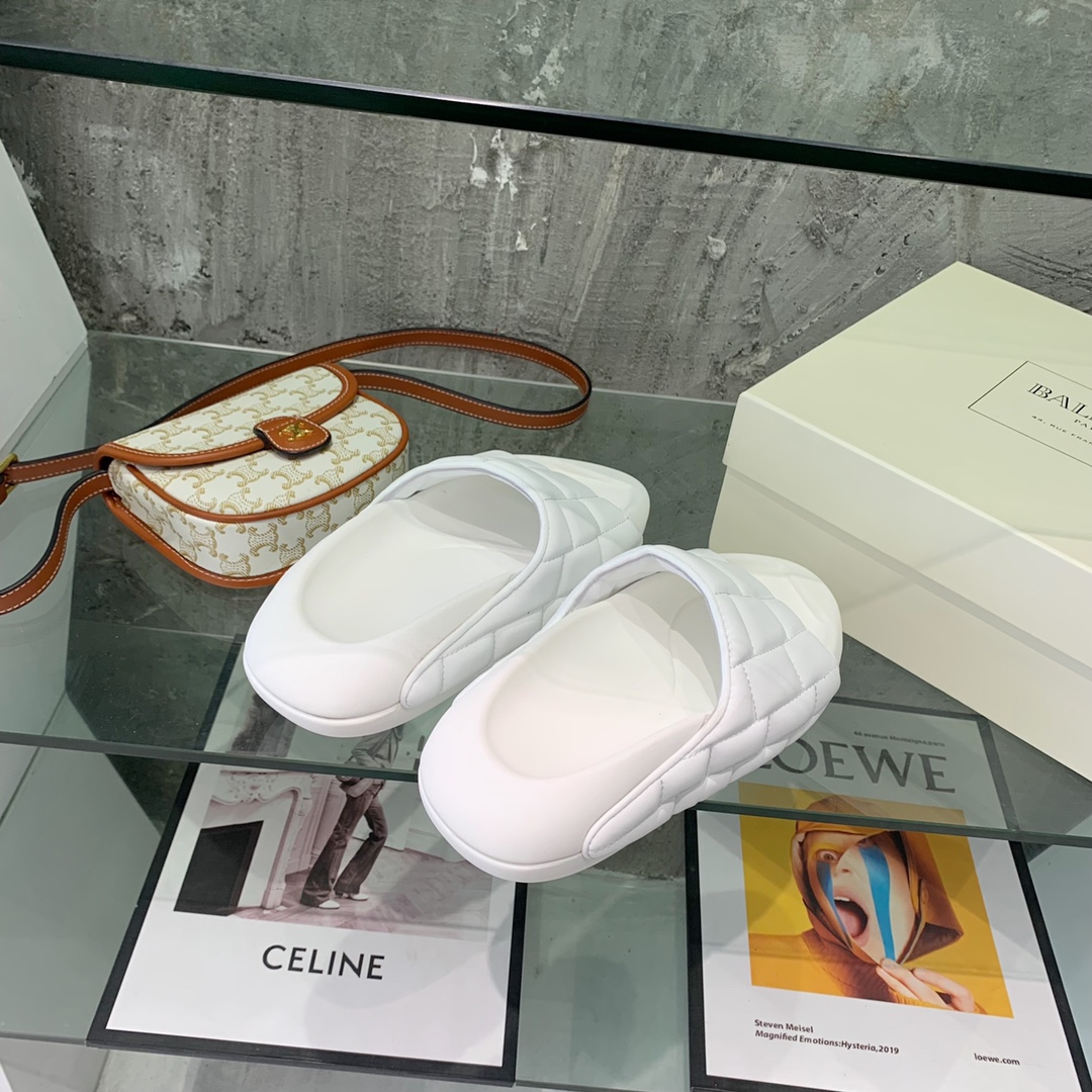 Balmain B-IT Quilted Leather Slides - FashionPlug